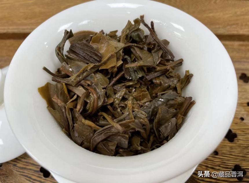 别把茶存废了！存放10年的普洱茶，要这样检查